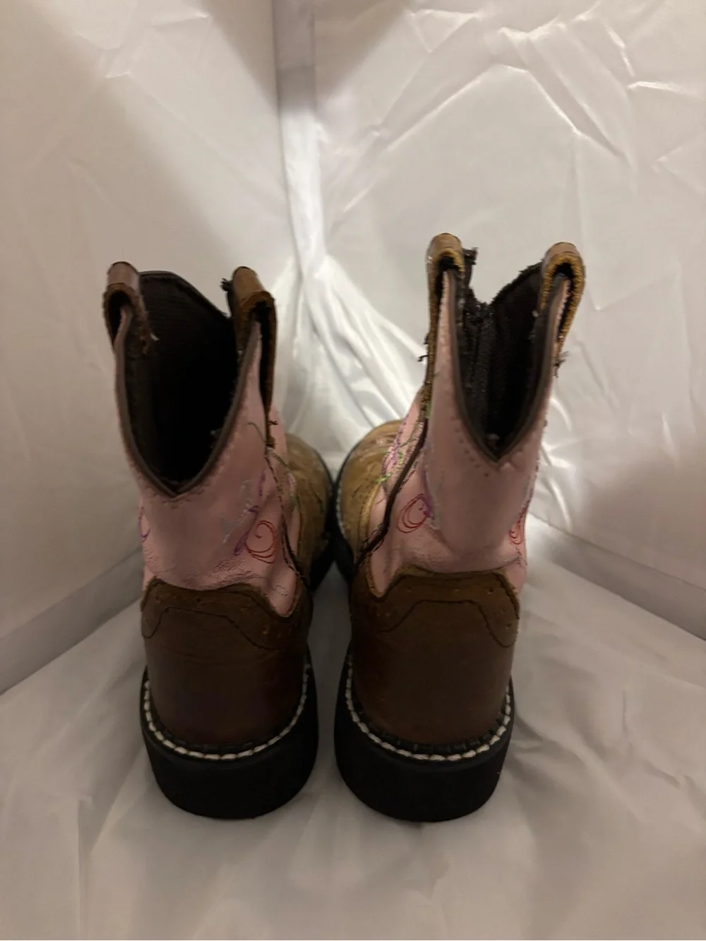 Kids light up Justin boots. Size 12.